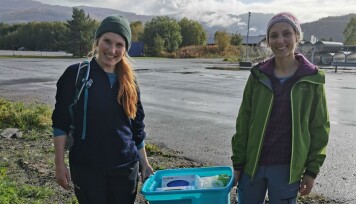 Organiserer strandrydding: Anne Stålegård og Oda Frigg Endregård Organiserer strandrydding: Anne Stålegård og Oda Frigg Endregård