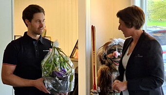 Arnhild Foseide Fagerholt overrakte blomster frå Rindal Sparebank Arnhild Foseide Fagerholt overrakte blomster frå Rindal Sparebank