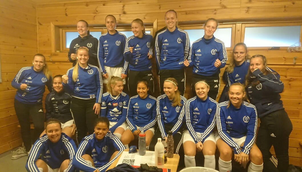 Surnadal/Søya/Todalen J19 før kamp mot KBK lørdag. Surnadal/Søya/Todalen J19 før kamp mot KBK lørdag.