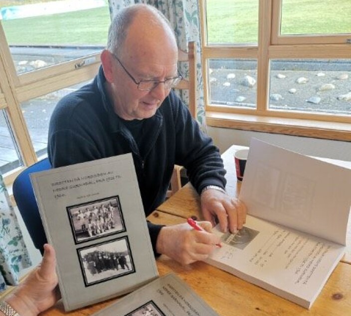 Kjell Smenes i forbindelse med boksignering denne uka. Kjell Smenes i forbindelse med boksignering denne uka.