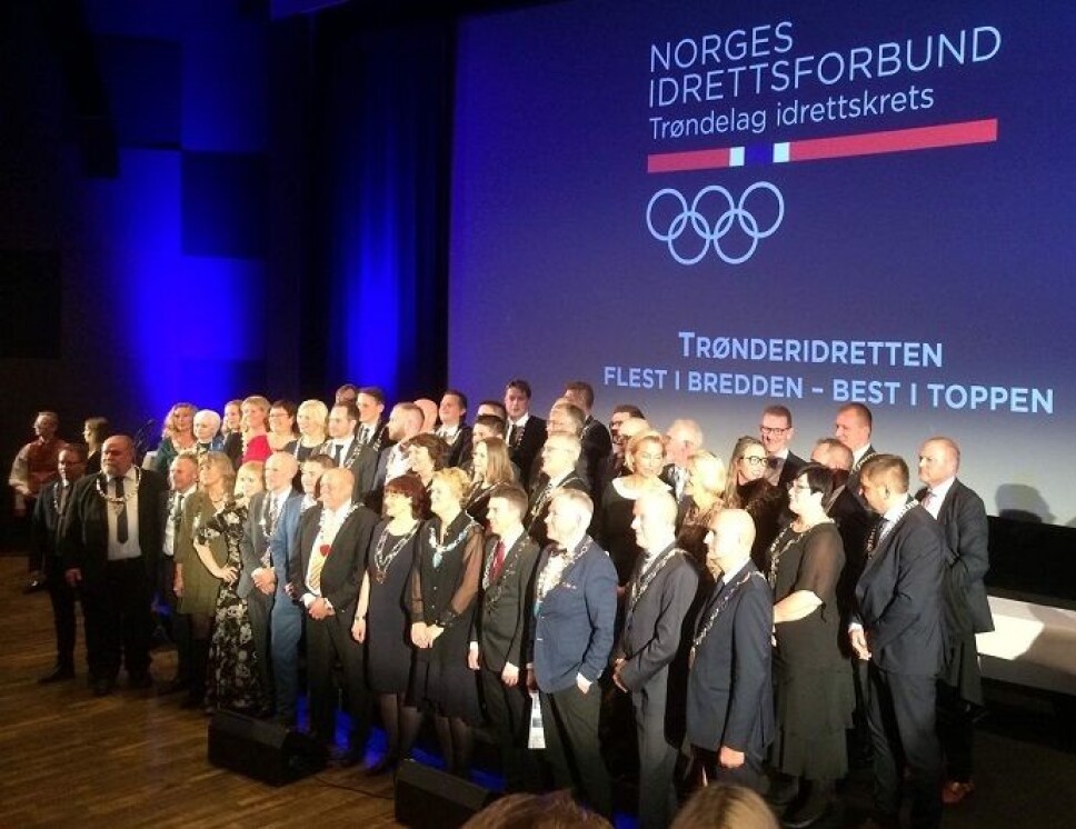 Alle ordførerne sammen på idrettens hederskveld i Trøndelag 2019