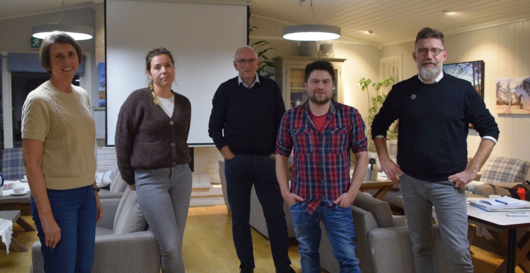 Arnhild Foseide Fagerholt, Marit Mogset, Odd Inge Løfald og Ynge Røøyen fra styret i RNF, og daglig leder Tom Godtland. Arnhild Foseide Fagerholt, Marit Mogset, Odd Inge Løfald og Ynge Røøyen fra styret i RNF, og daglig leder Tom Godtland.