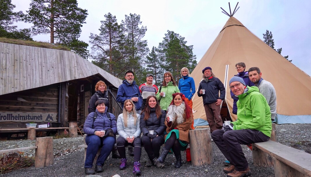 Medlemmer i Opplev Rindal og representanter fra Rindal Kommune og Trøndelag Reiseliv som deltok på kveldssamling på Trollheimstunet til iTrollheimen i Helgetunmarka. Grete Elshaug, Tom Godtland, Britt Grete Moen, Marit Landsem, Åse Børset, Ola I Solem, Eli Solvik, Gøran Bolme, Vibeke Langli, Annika Honggard, Kjersti Sofie Greger, inga Dalsegg, Sivert Dombu Medlemmer i Opplev Rindal og representanter fra Rindal Kommune og Trøndelag Reiseliv som deltok på kveldssamling på Trollheimstunet til iTrollheimen i Helgetunmarka. Grete Elshaug, Tom Godtland, Britt Grete Moen, Marit Landsem, Åse Børset, Ola I Solem, Eli Solvik, Gøran Bolme, Vibeke Langli, Annika Honggard, Kjersti Sofie Greger, inga Dalsegg, Sivert Dombu