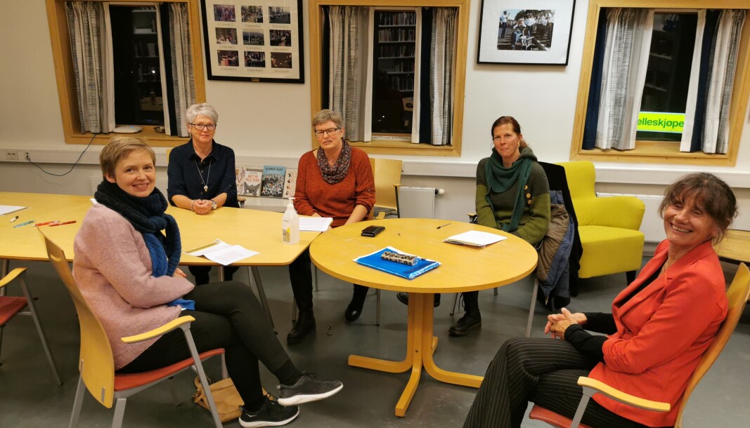 Fra venstre: Anne Saltrø Polden Inger Anne Sunde, Siv Oddrun Snekvik, Lisa Forslund og Kirsti Hjørnevik Fra venstre: Anne Saltrø Polden Inger Anne Sunde, Siv Oddrun Snekvik, Lisa Forslund og Kirsti Hjørnevik