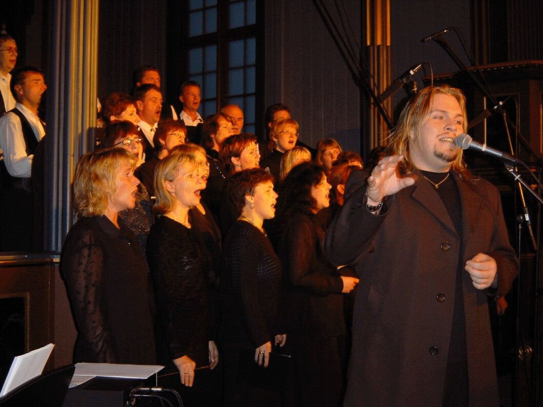Konsert i Rindal kirke 25. november 2001. Jan Werner Danielsen og sangkoret Tormod. Konsert i Rindal kirke 25. november 2001. Jan Werner Danielsen og sangkoret Tormod.