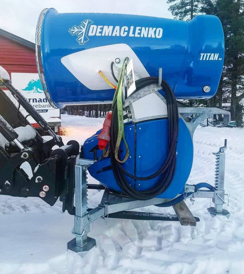 Ting skjer igjen👍 Da har denne kommet i hus og vil hjelpe oss betraktelig med snøproduksjon i øvre del av bakken👏👏👏 så løp å kjøp sesongkort folkens👍❄️🎿 Ting skjer igjen👍 Da har denne kommet i hus og vil hjelpe oss betraktelig med snøproduksjon i øvre del av bakken👏👏👏 så løp å kjøp sesongkort folkens👍❄️🎿