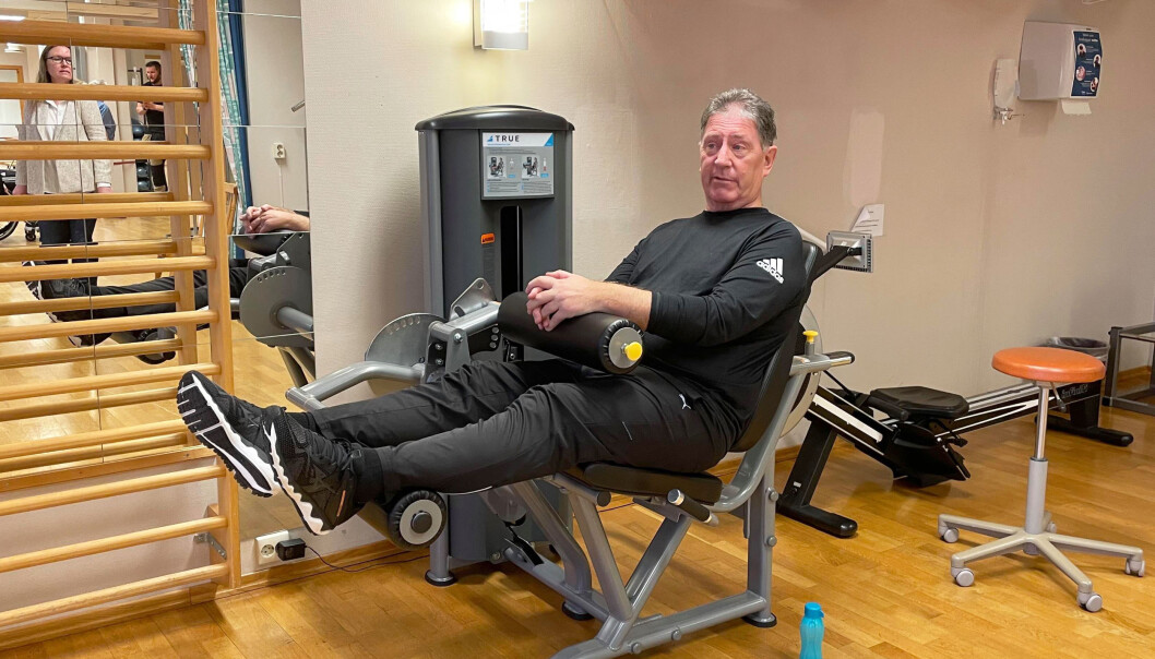 Kjell Eidsli på det nye kneapparatet. Kjell Eidsli på det nye kneapparatet.