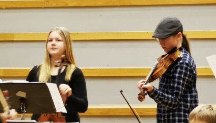 Maria Otalova og Andreas Vaagland . Begge fra Surnadal og Rindal kulturskole Maria Otalova og Andreas Vaagland . Begge fra Surnadal og Rindal kulturskole