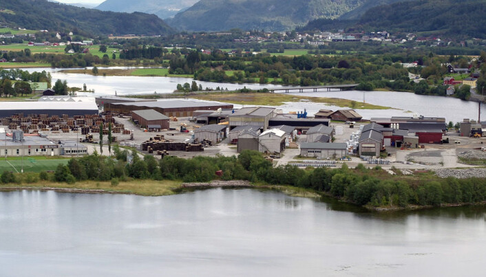 Vokser raskt: Talgø MøreTre produserer Royalimpregnerte bord i Surnadal. Her gikk 80.000 m3 trelast gjennom anlegget i år, kyndig bearbeidet av 70 ansatte. Vokser raskt: Talgø MøreTre produserer Royalimpregnerte bord i Surnadal. Her gikk 80.000 m3 trelast gjennom anlegget i år, kyndig bearbeidet av 70 ansatte.