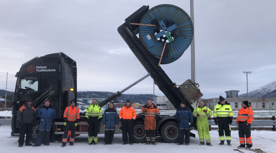 Kursdeltakere og instruktører er trygge på at lasten holder seg på plass