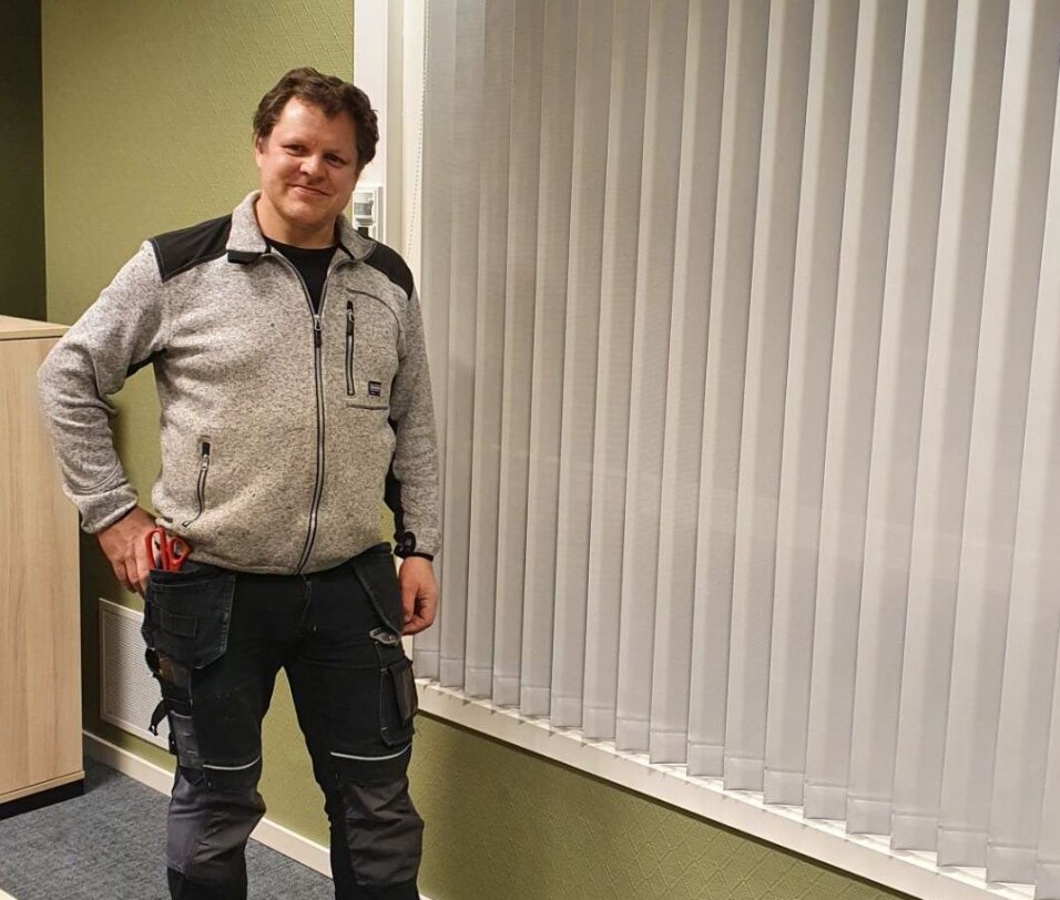 Thomas Andersen i Solgardiner har levert solskjerming til hele bygget.
