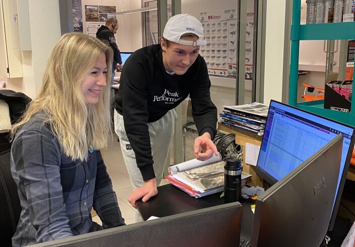 Ailin van Til og Håkon Kvammen Sæter har jobbet mye med utviklingen av den nye nettbutikken. Ailin van Til og Håkon Kvammen Sæter har jobbet mye med utviklingen av den nye nettbutikken.