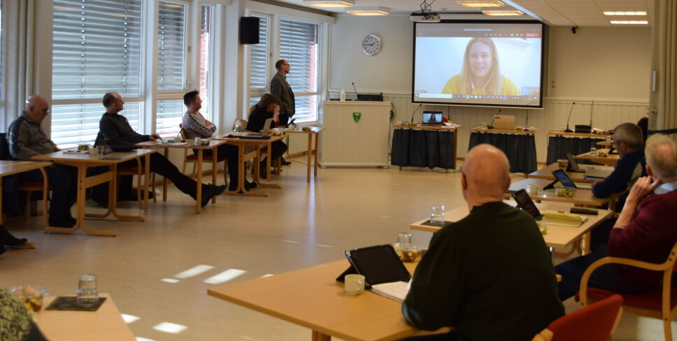 Vanja Mossefinn informerte om ungdomsrådets arbeid via Teams.