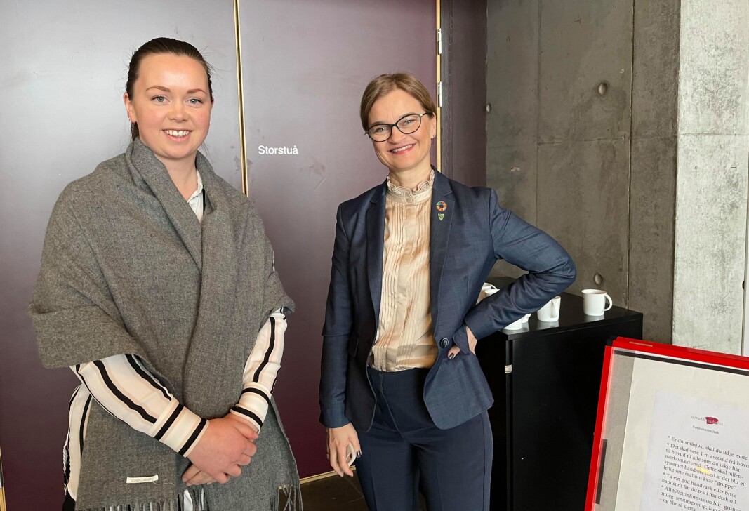 Mari Bøe (t.v.) i Innveno og ordfører Margrethe Svinvik (Sp). Mari Bøe (t.v.) i Innveno og ordfører Margrethe Svinvik (Sp).