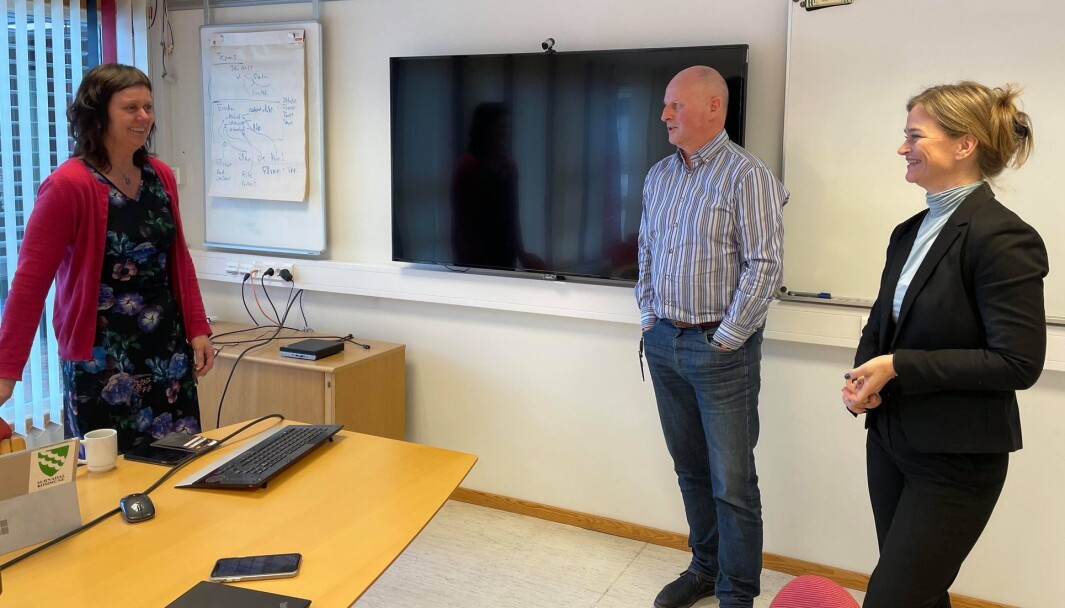 Økonomisjef Martha Torvik, kommunedirektør og Knut Haugen og ordførar Margrethe Svinvik i Surnadal. Økonomisjef Martha Torvik, kommunedirektør og Knut Haugen og ordførar Margrethe Svinvik i Surnadal.
