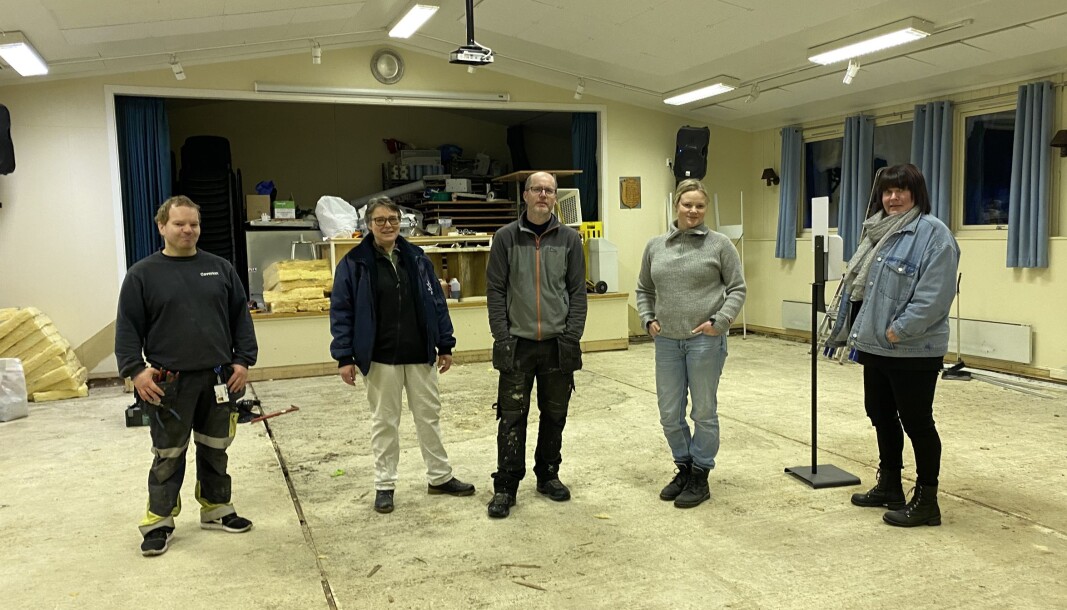 Styret i Skogsletta grendalag har allerede lagt ned mange dugnadstimer på riving og planlegging. F.v. Øyvind Dalen, Bodil Arnestad, Morten Jonli, Magnhild Bakk og Inger Johanne Oppedal. Styret i Skogsletta grendalag har allerede lagt ned mange dugnadstimer på riving og planlegging. F.v. Øyvind Dalen, Bodil Arnestad, Morten Jonli, Magnhild Bakk og Inger Johanne Oppedal.