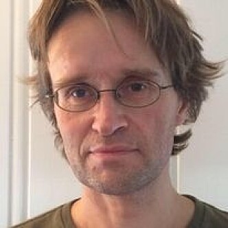 Jon Solem trives godt saman med ungdommen. Jon Solem trives godt saman med ungdommen.