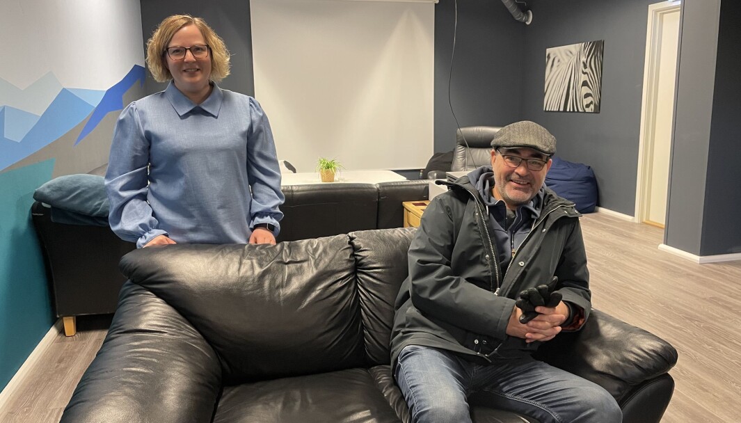 Dagleg leiar ved Surnadal frivilligsentral, Hilde Staveli Solli og ungdomskonsulent Lars Sæther i Surnadal kommune er på utkikk etter frivillige, som kan hjelpe til på kjøkkenet når det vert arrangert juniorklubb. Dagleg leiar ved Surnadal frivilligsentral, Hilde Staveli Solli og ungdomskonsulent Lars Sæther i Surnadal kommune er på utkikk etter frivillige, som kan hjelpe til på kjøkkenet når det vert arrangert juniorklubb.