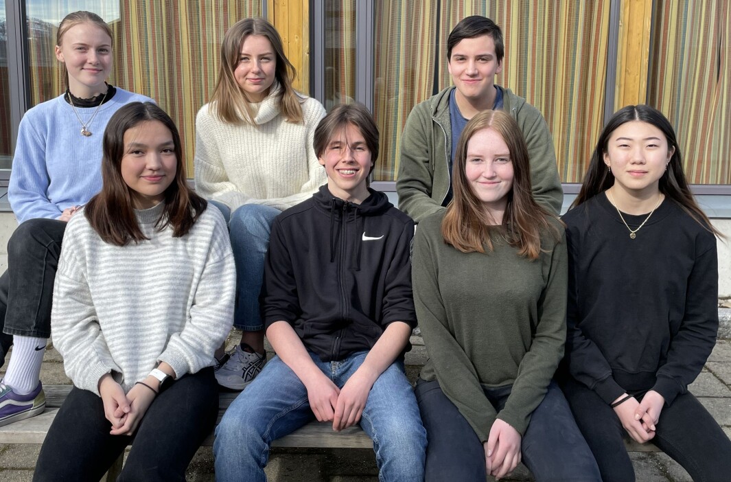 Astrid Dammen Gjeldnes (bak f.v.), Hannah Sjøflot Bremer, Ole Dalsegg, Emily Stangvik (foran f.v.), Trym Ranes, Silje Walltin og Ragna Bolme Evjen. Sammen med nestleder Mette Madaus utgjør de styret i Surnadal AUF. Astrid Dammen Gjeldnes (bak f.v.), Hannah Sjøflot Bremer, Ole Dalsegg, Emily Stangvik (foran f.v.), Trym Ranes, Silje Walltin og Ragna Bolme Evjen. Sammen med nestleder Mette Madaus utgjør de styret i Surnadal AUF.