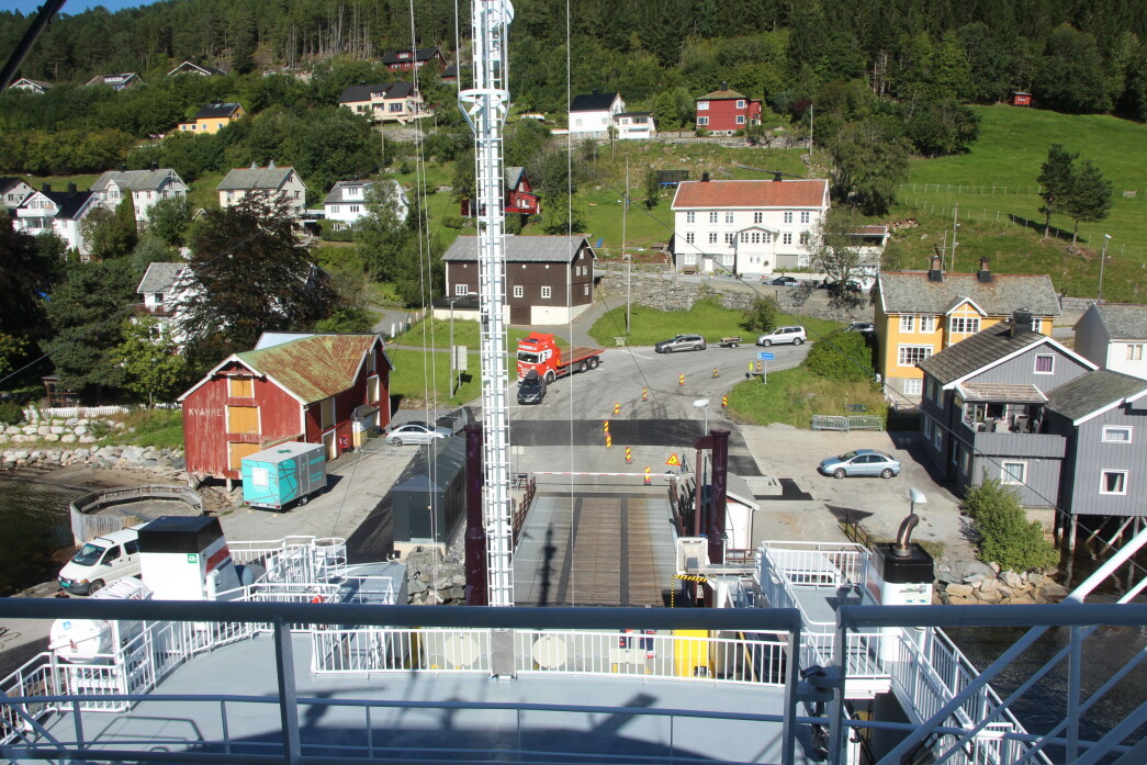 Kvanne ferjekai sett frå styrhuset på nyferja Stangvikfjord. Kvanne ferjekai sett frå styrhuset på nyferja Stangvikfjord.