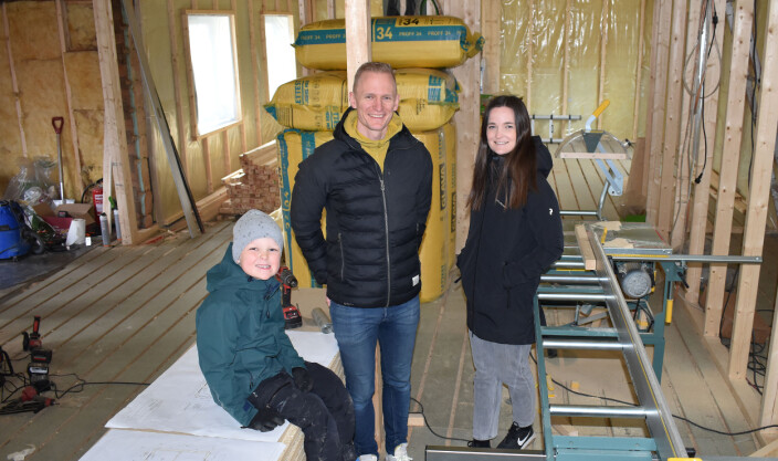 Ivar Mogstad, Malin Moe Sæter og Luka. Ivar Mogstad, Malin Moe Sæter og Luka.