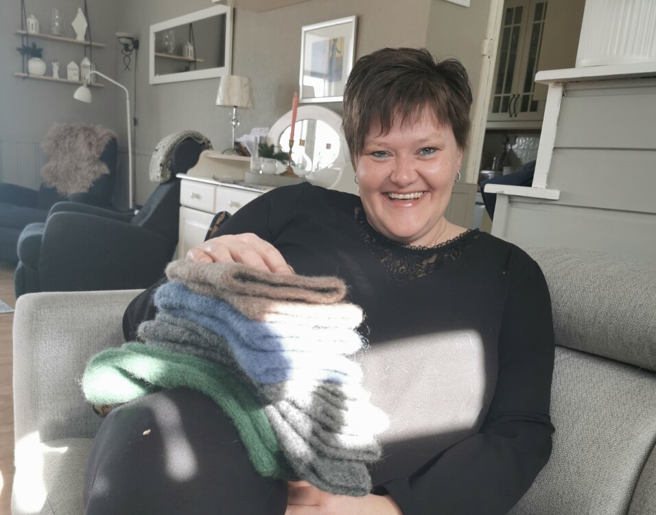 Elin er snart klar til jul. Produksjonen av julegaver og til messesalg er godt i gang.