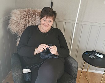 I godstolen strikkes og filosoferes det. I godstolen strikkes og filosoferes det.