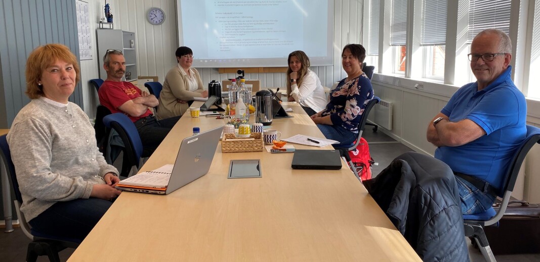 Stort engasjement i gruppearbeid med "Rindal inn i framtida". F.v. Grete Elshaug, Arild Haugen, Vibeke Langli, Line Flåtten, Gro Karina Fosseide og Magne Løfaldli Stort engasjement i gruppearbeid med "Rindal inn i framtida". F.v. Grete Elshaug, Arild Haugen, Vibeke Langli, Line Flåtten, Gro Karina Fosseide og Magne Løfaldli