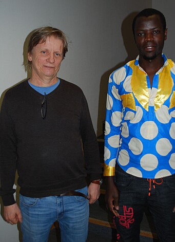 Olav Bergheim og Mariseri Niyonsaba. Mariseri har budd i Noreg sidan desember, og går på Surnadal vaksenopplæring. Olav Bergheim og Mariseri Niyonsaba. Mariseri har budd i Noreg sidan desember, og går på Surnadal vaksenopplæring.