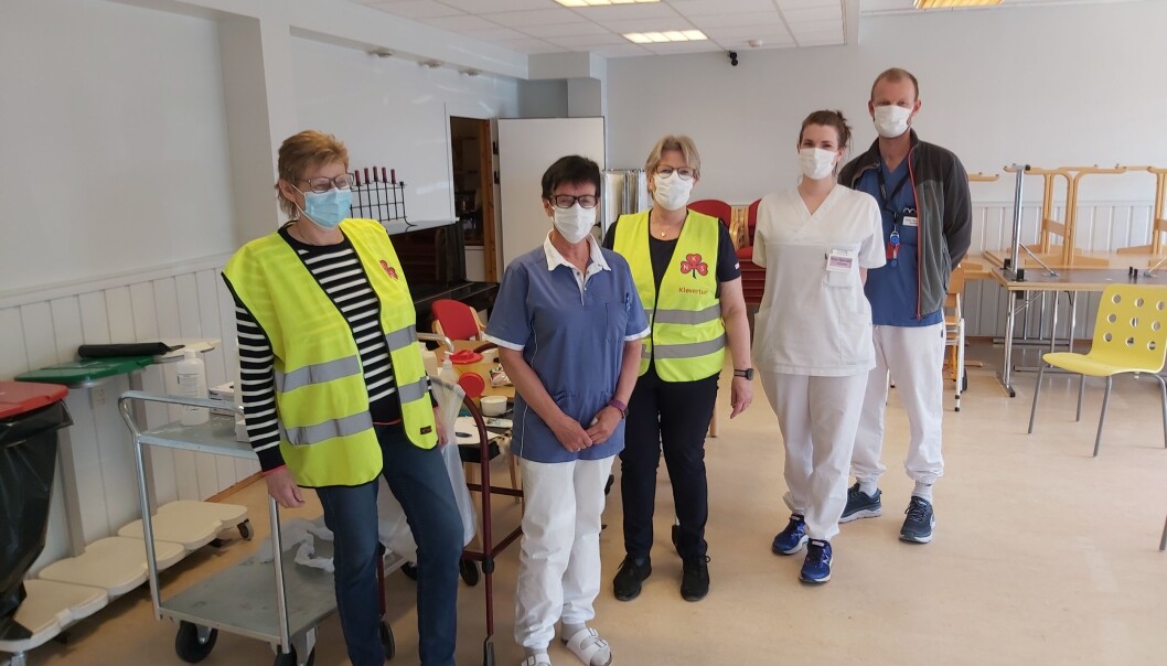 Sanitetskvinner hjelper de ansatte i Rindal kommune Sanitetskvinner hjelper de ansatte i Rindal kommune