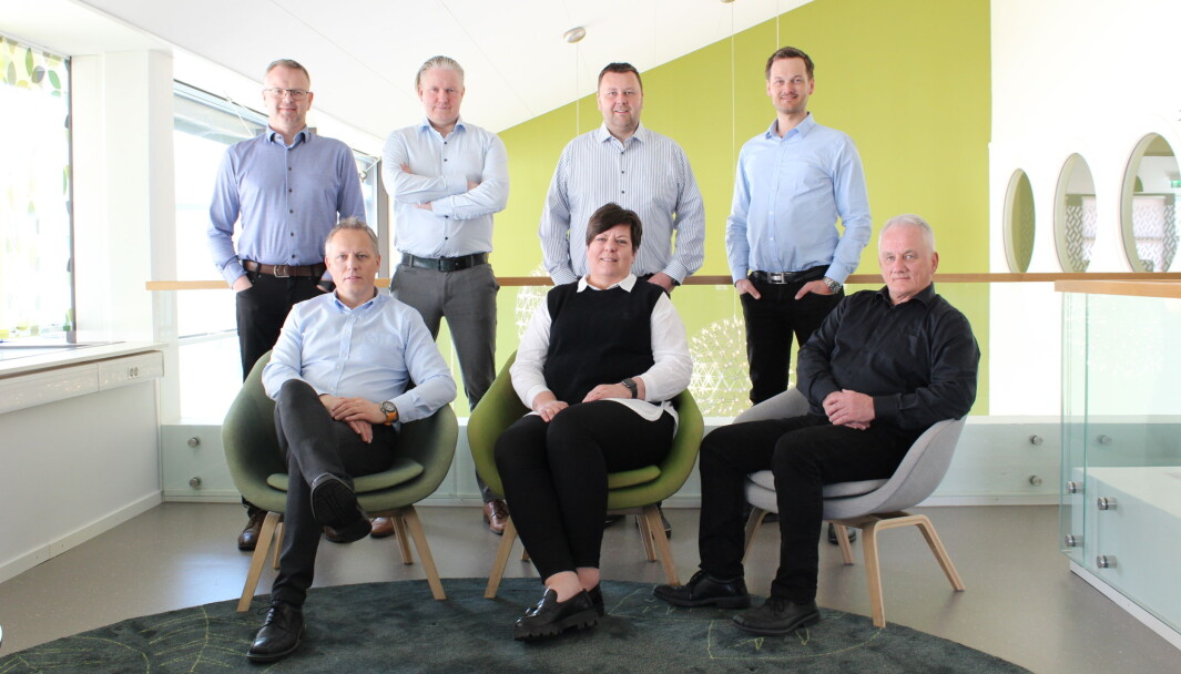 Foran fra venstre: Steinar Aasbø, Bjørg Aa, Svein Tidemann. Bak fra venstre: Lars Arnold Forseth, Tom Andre Sande, Rune Rossing, Torgrim Schaanning Foran fra venstre: Steinar Aasbø, Bjørg Aa, Svein Tidemann. Bak fra venstre: Lars Arnold Forseth, Tom Andre Sande, Rune Rossing, Torgrim Schaanning