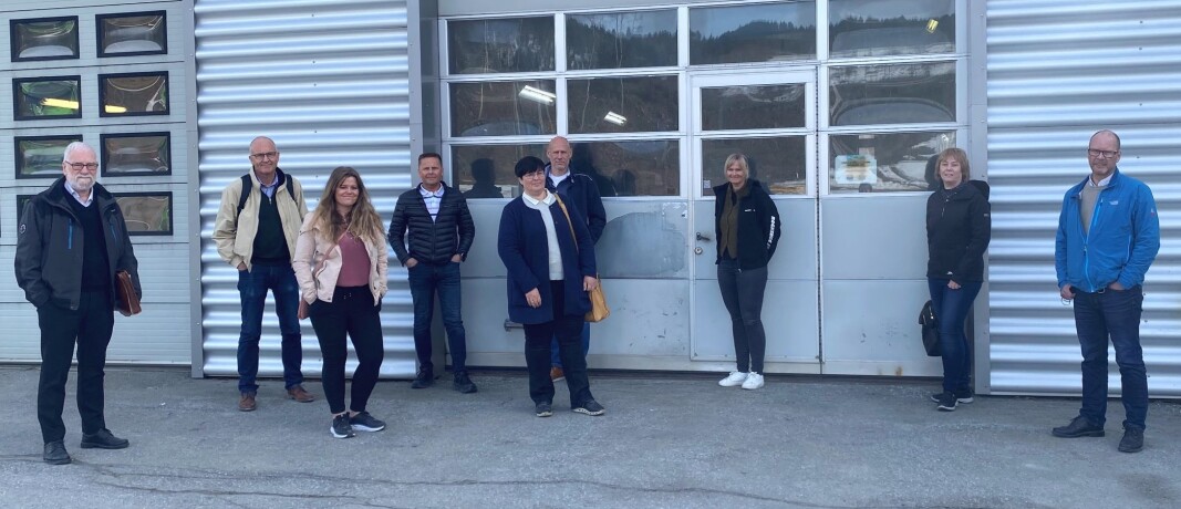 Formannskapet og representanter fra Rindal kommune sitt næringslivsteam på besøk hos Rognskog Bil AS. F.v. Magnar Dalsegg, plan- og utviklingssjef Sivert Dombu, Line Flåtten, Åge Jonli, ordfører Vibeke Langli, Kjetil Løften, Anne Rognskog, næringsrådgiver Grete Elshaug og kommunedirektør Mons Otnes. Formannskapet og representanter fra Rindal kommune sitt næringslivsteam på besøk hos Rognskog Bil AS. F.v. Magnar Dalsegg, plan- og utviklingssjef Sivert Dombu, Line Flåtten, Åge Jonli, ordfører Vibeke Langli, Kjetil Løften, Anne Rognskog, næringsrådgiver Grete Elshaug og kommunedirektør Mons Otnes.