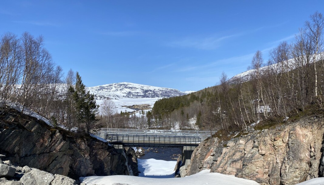 Utsikt mot Follsjøen fra steinbruddet. Utsikt mot Follsjøen fra steinbruddet.