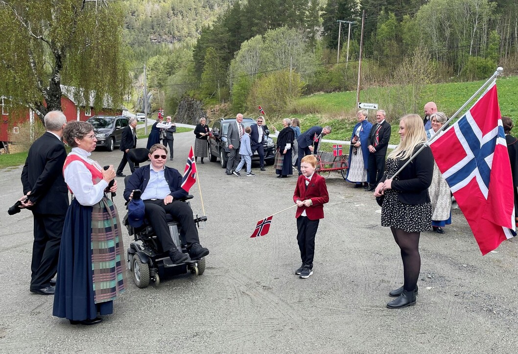 Toget frå Bele sjarmerte mange – endatil med musikk frå mjølkevogna! Toget frå Bele sjarmerte mange – endatil med musikk frå mjølkevogna!