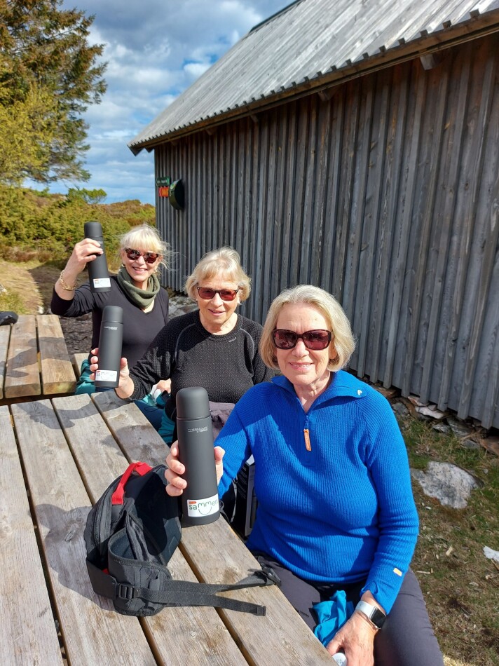Turgruppen «Firkløveret» fra høyre: Tove Saltkjelvik, Astrid Hansen og Marianne Lystrup. Turgruppen «Firkløveret» fra høyre: Tove Saltkjelvik, Astrid Hansen og Marianne Lystrup.
