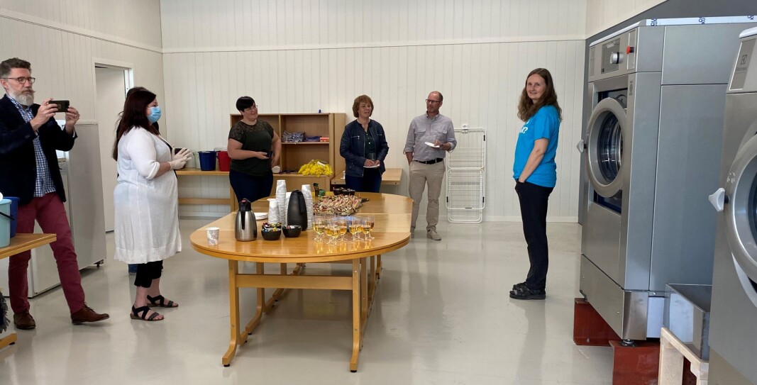 Servering av tapas fra 3 Venner i vaskeriet. Servering av tapas fra 3 Venner i vaskeriet.