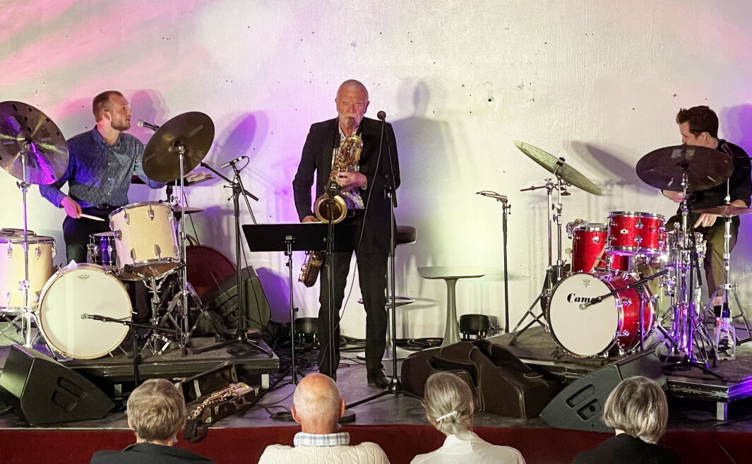 Trommeslagarane Frank Hannasvik (t.v.) og Oddbjørn Sponås (t.h.) leverte ein ekstremt imponerande konsert saman med Vårsøghelg-veteran John Pål Inderberg fredag kveld. Trommeslagarane Frank Hannasvik (t.v.) og Oddbjørn Sponås (t.h.) leverte ein ekstremt imponerande konsert saman med Vårsøghelg-veteran John Pål Inderberg fredag kveld.