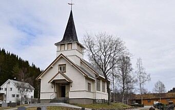 Kirkegårdsdugnad ved Øvre Rindal kapell