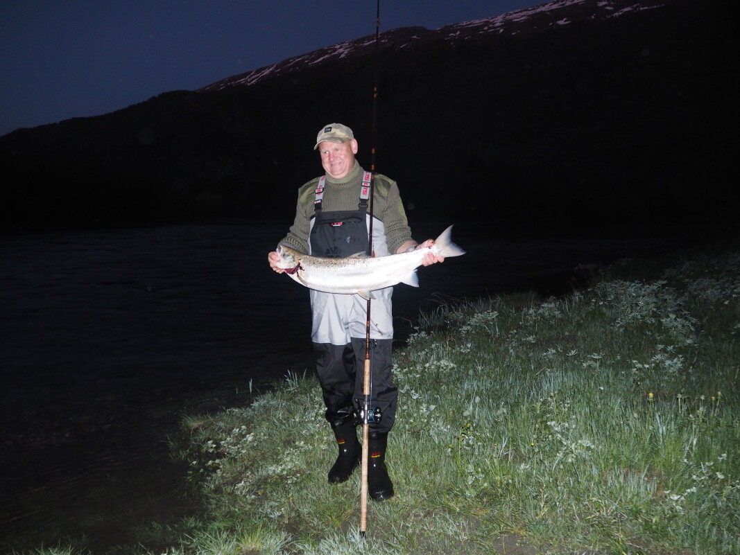 Ole Andreas Andersen med laksen på 7,1 kg Ole Andreas Andersen med laksen på 7,1 kg