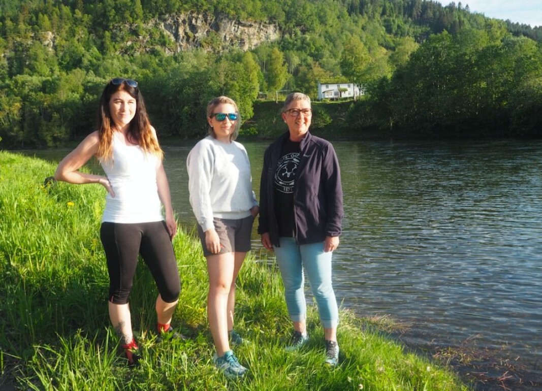 Trine Engdal Storholt (sekretær i Surnadal JFF), Ane Mogstad Strand (ungdomskontakt i Surnadal JFF) og Turid Sættem Eggen (leder i Surnadal JFF) Trine Engdal Storholt (sekretær i Surnadal JFF), Ane Mogstad Strand (ungdomskontakt i Surnadal JFF) og Turid Sættem Eggen (leder i Surnadal JFF)