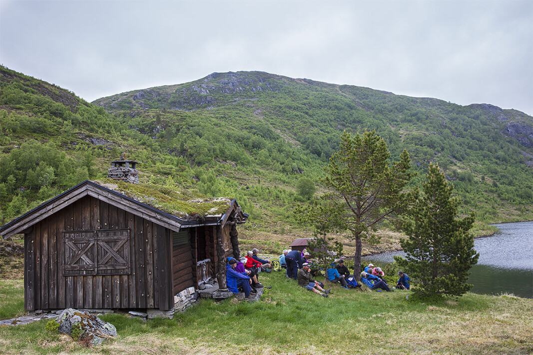 Ved Fjærlivatnet på nedturen Ved Fjærlivatnet på nedturen