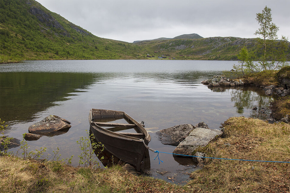 Gammel båt på Fjærlivatnet