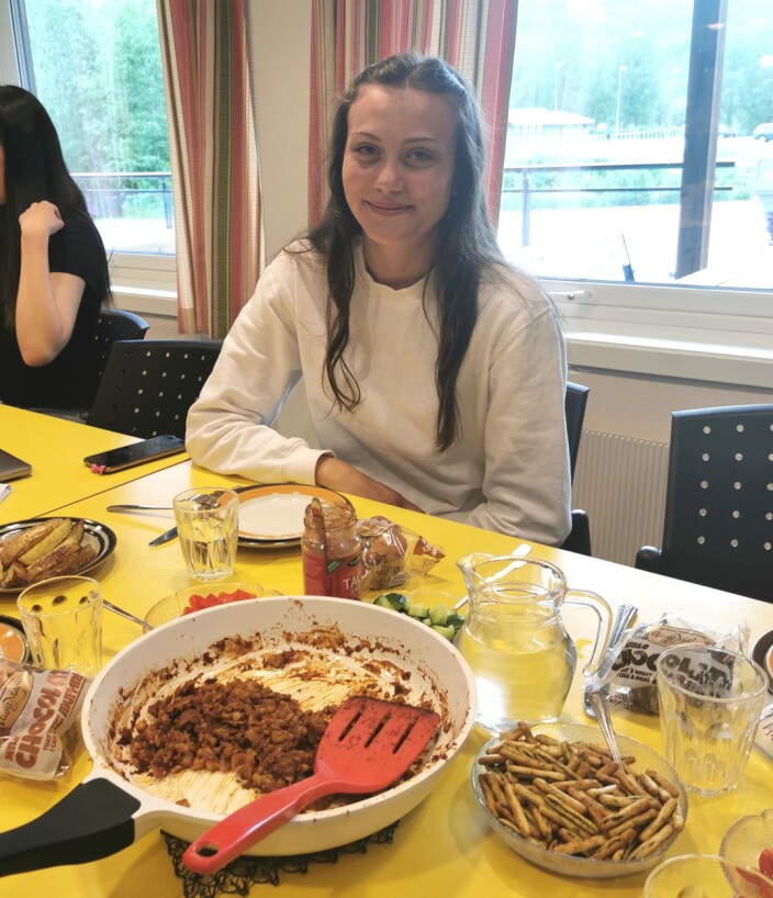 Marte Halgunset og gruppa hennes laget taco av bacon og torsk. Marte kunne konstatere at det smakte vanlig taco. Marte Halgunset og gruppa hennes laget taco av bacon og torsk. Marte kunne konstatere at det smakte vanlig taco.