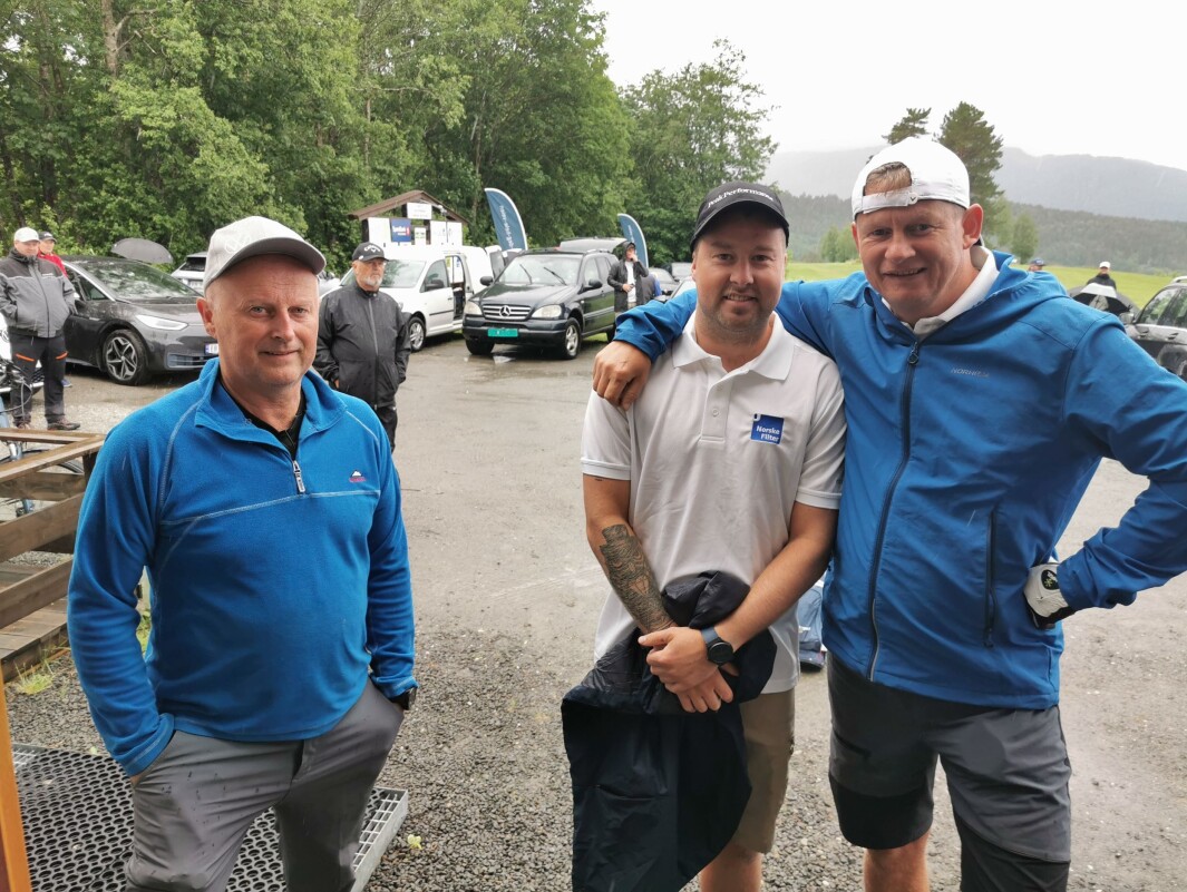 Turneringsleder Knut Haugen, til venstre med Stian Oterhals og Steffen Iversen fra Team Solsiden Turneringsleder Knut Haugen, til venstre med Stian Oterhals og Steffen Iversen fra Team Solsiden
