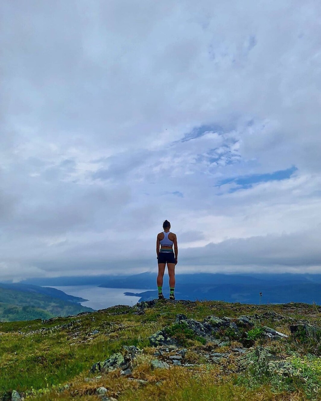 6 km i terrenget er artigere enn 6 km på tredemølla 👌 Selv med tunge føtter etter mye styrketrening i vinter, så var det fint å få igang stiløpingen igjen. Gikk opp og sprang ned heistraseen-Syltnebba. 6 km i terrenget er artigere enn 6 km på tredemølla 👌 Selv med tunge føtter etter mye styrketrening i vinter, så var det fint å få igang stiløpingen igjen. Gikk opp og sprang ned heistraseen-Syltnebba.