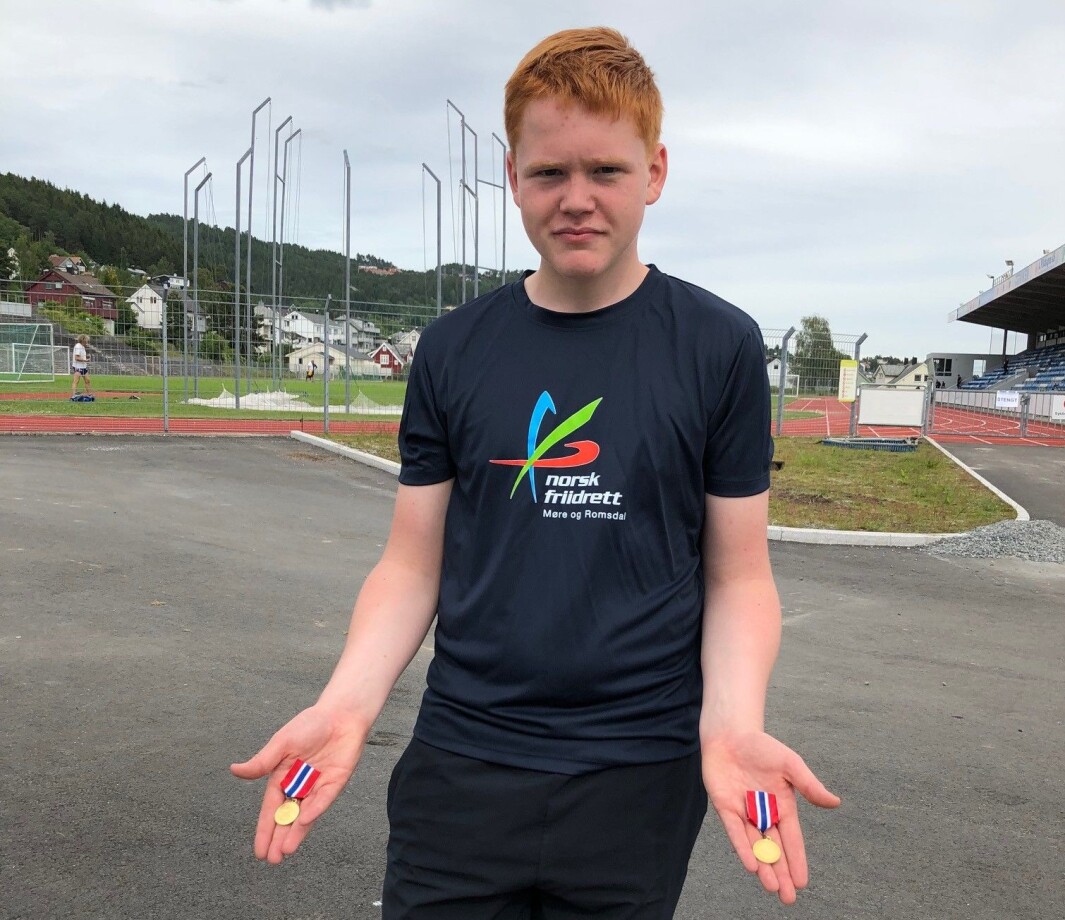Sigve Holten. Gullmedalje i både kule og slegge. Sigve Holten. Gullmedalje i både kule og slegge.