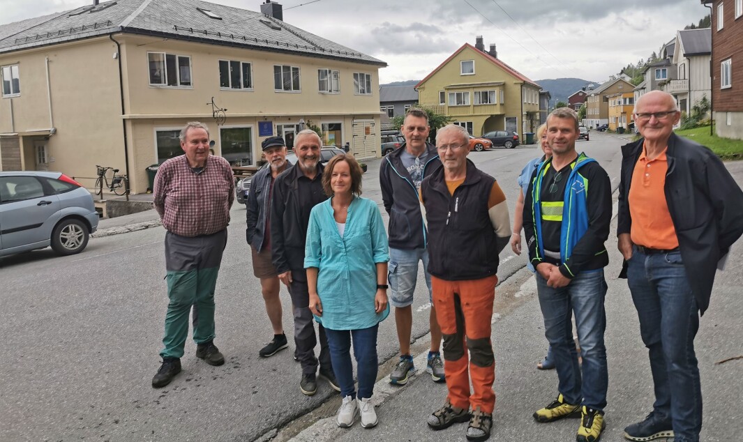 Martnadskomitèn. Fra venstre: Halvor Flatekval, Georg Øye, leder i martnadskomitèn Martinus Grimsmo, Brit Olaug Sæter, Harry Martin Moe, Ola Brandsnes, Gry Mikkelsen (bak), Arne Fiske og Lars Sæter Martnadskomitèn. Fra venstre: Halvor Flatekval, Georg Øye, leder i martnadskomitèn Martinus Grimsmo, Brit Olaug Sæter, Harry Martin Moe, Ola Brandsnes, Gry Mikkelsen (bak), Arne Fiske og Lars Sæter
