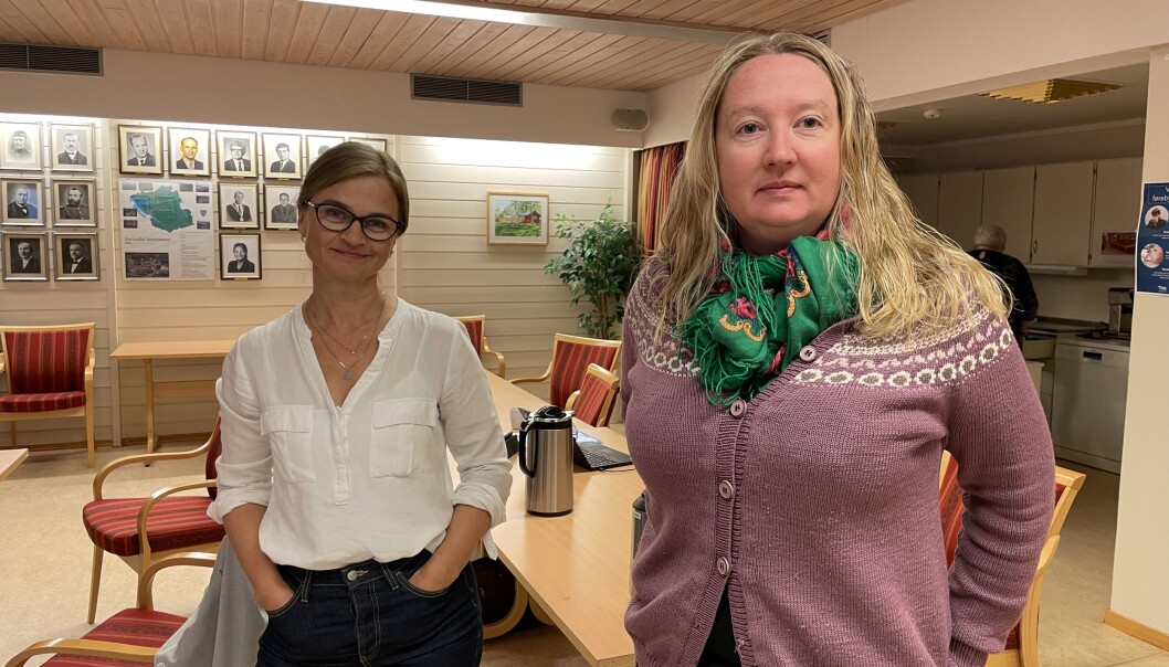 Ordførar Margrethe Svinvik (Sp) og Rakel Polden (Ap). Ordførar Margrethe Svinvik (Sp) og Rakel Polden (Ap).