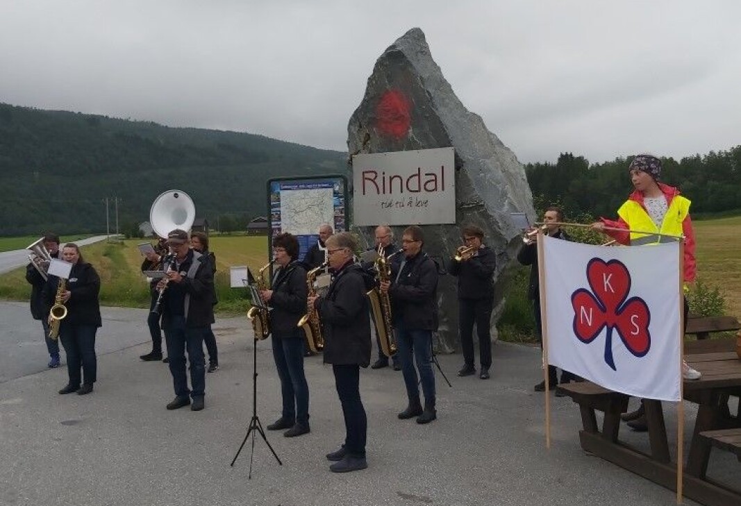Blæst'n spilte ved overleveringen. Blæst'n spilte ved overleveringen.