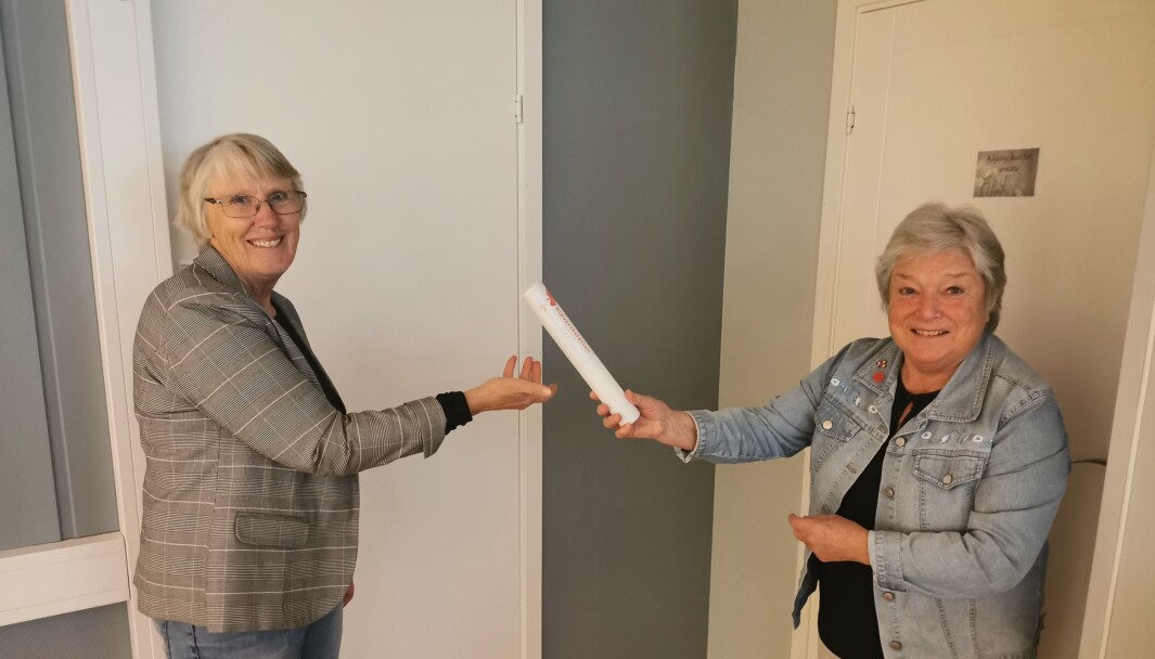 Britt May Hollås tar imot kløverstafettpinnen av Maren Ansnes Britt May Hollås tar imot kløverstafettpinnen av Maren Ansnes